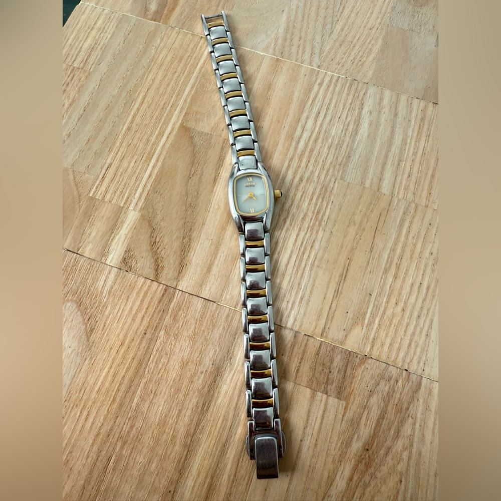 Citizen eco-drive ladies dainty two toned solar power watch - Picture 3 of 13